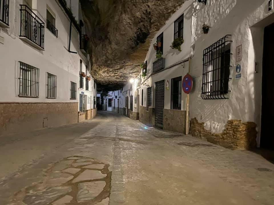 La Roca Encantada Setenil De Las Bodegas Eksteriør billede